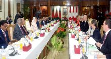 <font style='color:#000000'>PM seeks sustained Swiss, global pressures on Myanmar</font>