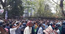 <font style='color:#000000'>BNP forms human chain infront of Press Club</font>