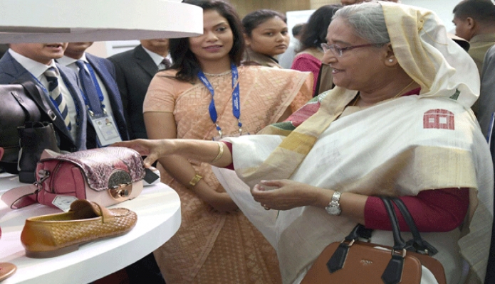 বুধবার প্রধানমন্ত্রী শেখ হাসিনা ঢাকায় বঙ্গবন্ধু আন্তর্জাতিক সম্মেলন কেন্দ্রে Banglades Leather Footwear and Leathegoods International Sourcing Show 2019! এর উদ্বোধন শেষে বিভিন্ন প্যাভিলিয়ন এবং স্টল ঘুরে দেখেন -পিআইডি
