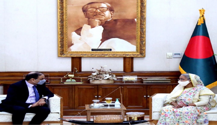 বৃহস্পতিবার প্রধানমন্ত্রী শেখ হাসিনার সঙ্গে গণভবনে পাকিস্তানের হাইকমিশনার ‘Imran Ahmed Siddiqui, সাক্ষাৎ করেন -পিআইডি
