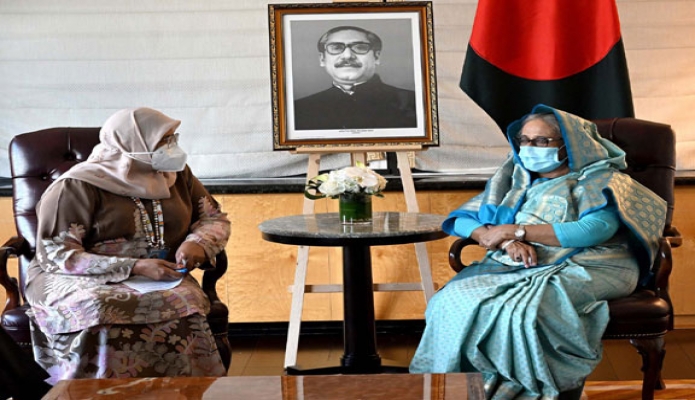 মঙ্গলবার প্রধানমন্ত্রী শেখ হাসিনার সাথে নিউইয়র্কে লোটে নিউইয়র্ক প্যালেসে UNHSP (UN-Habitat) এর এক্সিকিউটিভ ডিরেক্টর Maimunah Mohd Sharif সাক্ষাৎ করেন -পিআইডি
